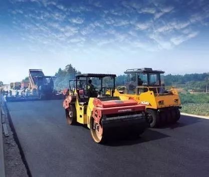 壓路機坡道上碾壓瀝青混合料路面時的六大注意事項
